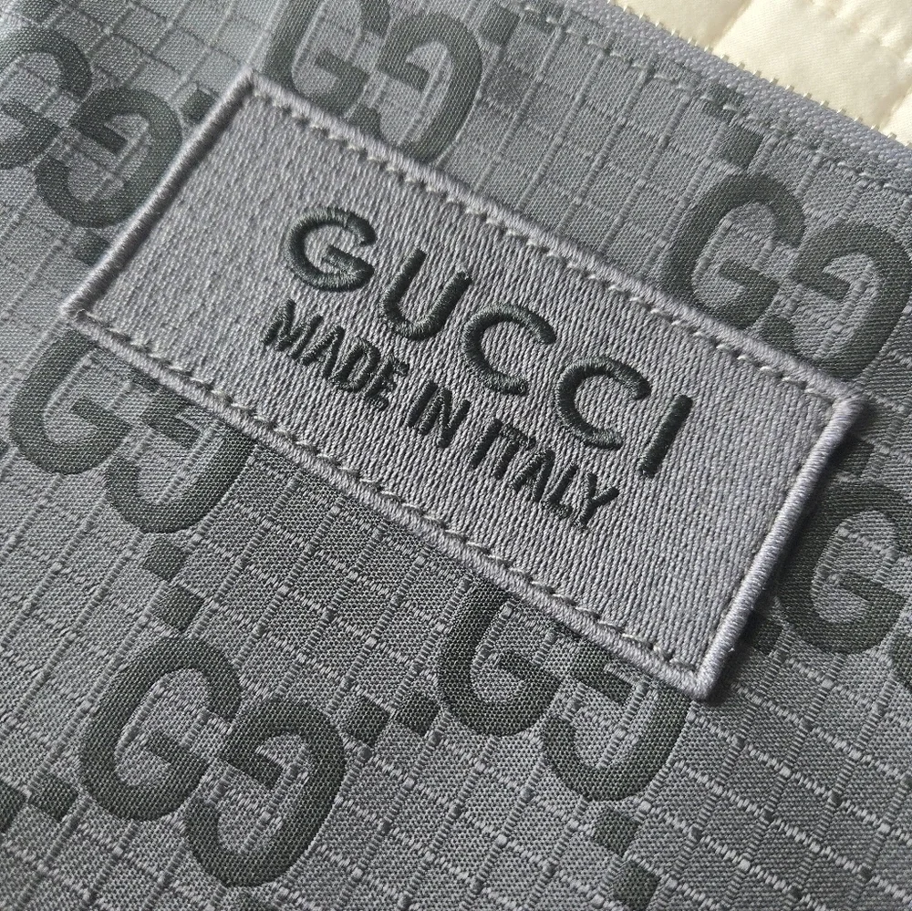 Gucci NWOT GG Monogram Ripstop Pouch Wristlet – Black Gray